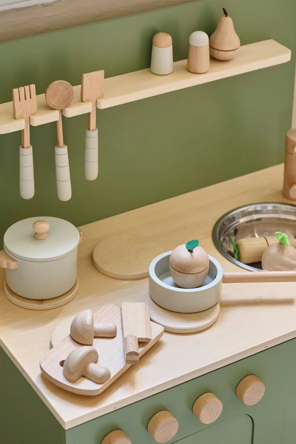 картинка Игровая кухня - оливковый Petite Amélie, Grun от магазина Одежда+