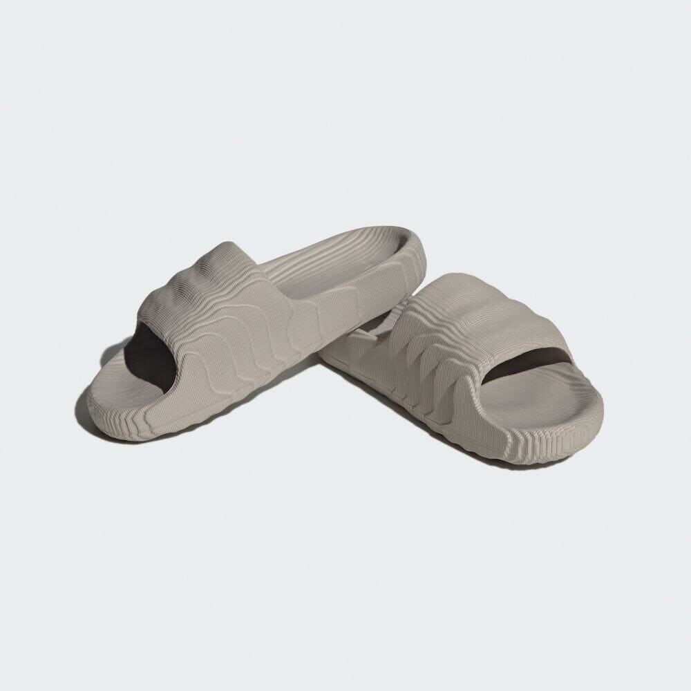 картинка Шлепанцы Adidas Adilette 22, серо-коричневый от магазина Одежда+