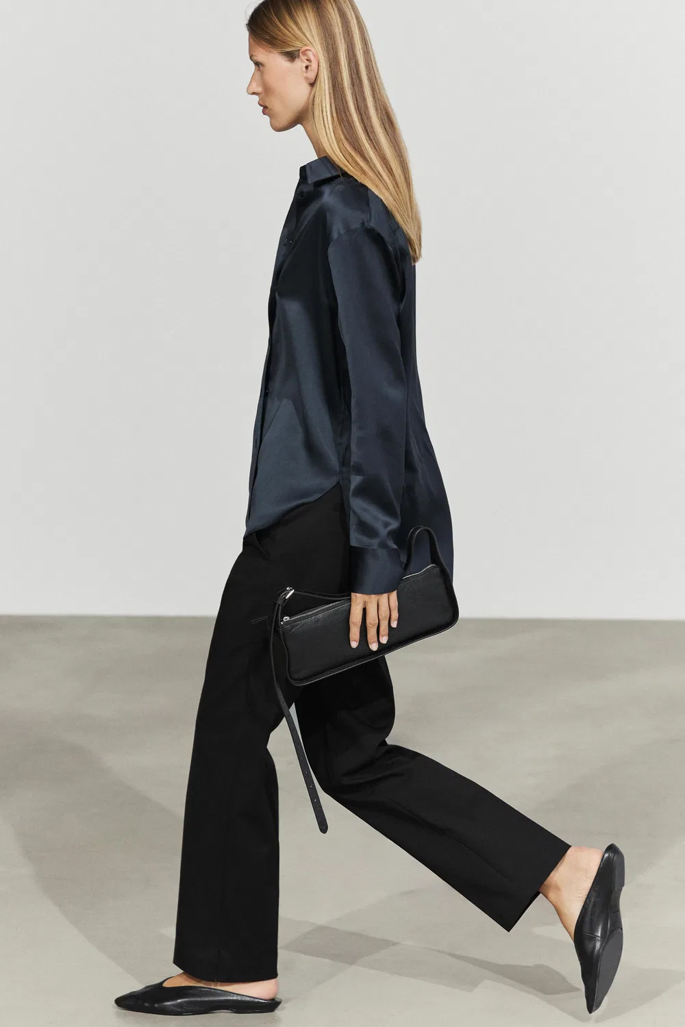 картинка Рубашка Massimo Dutti, атласная струящаяся блузка, темно-синий от магазина Одежда+
