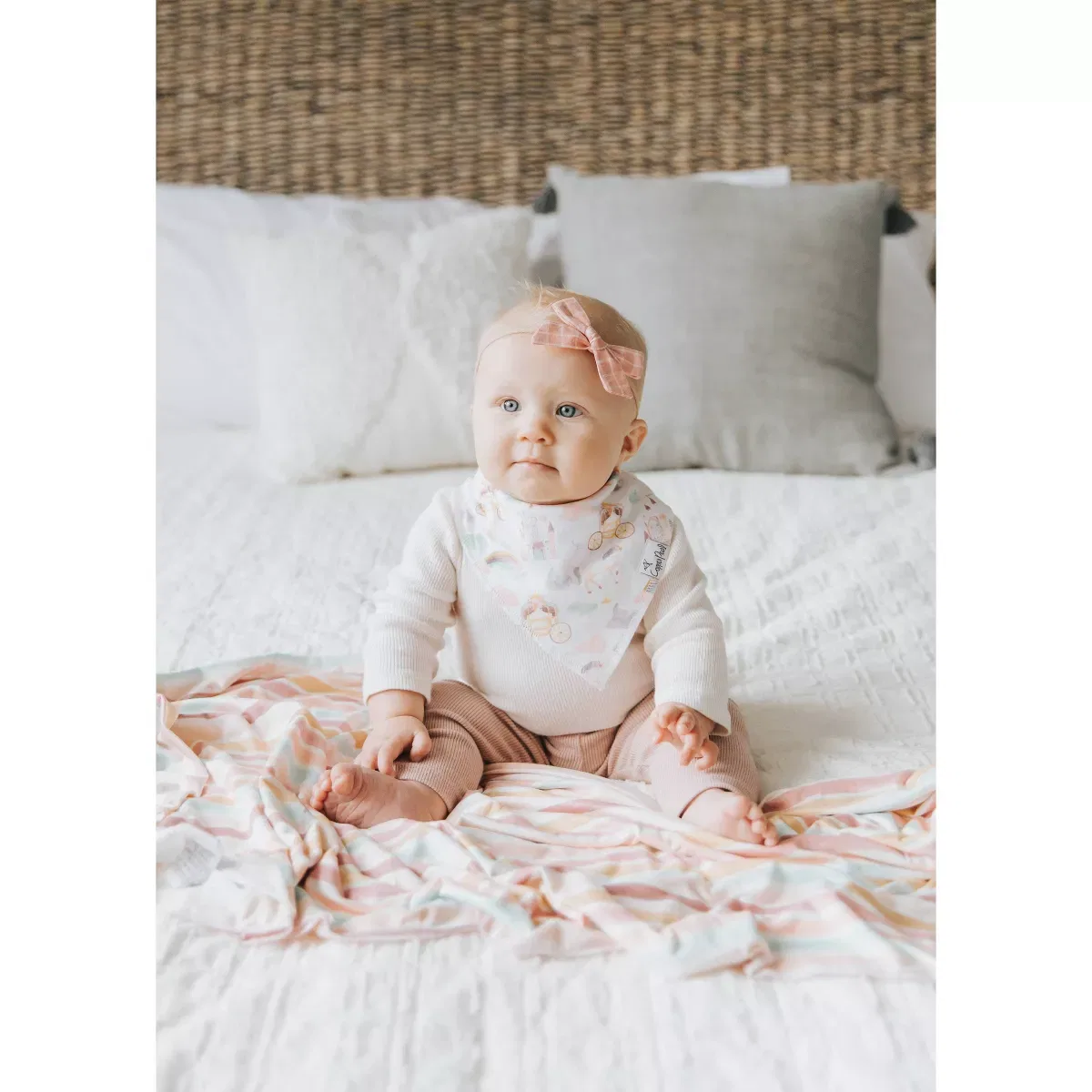картинка Детский комплект слюнявчиков Floral INFANT BASICS/FURNITURE, Enchanted от магазина Одежда+