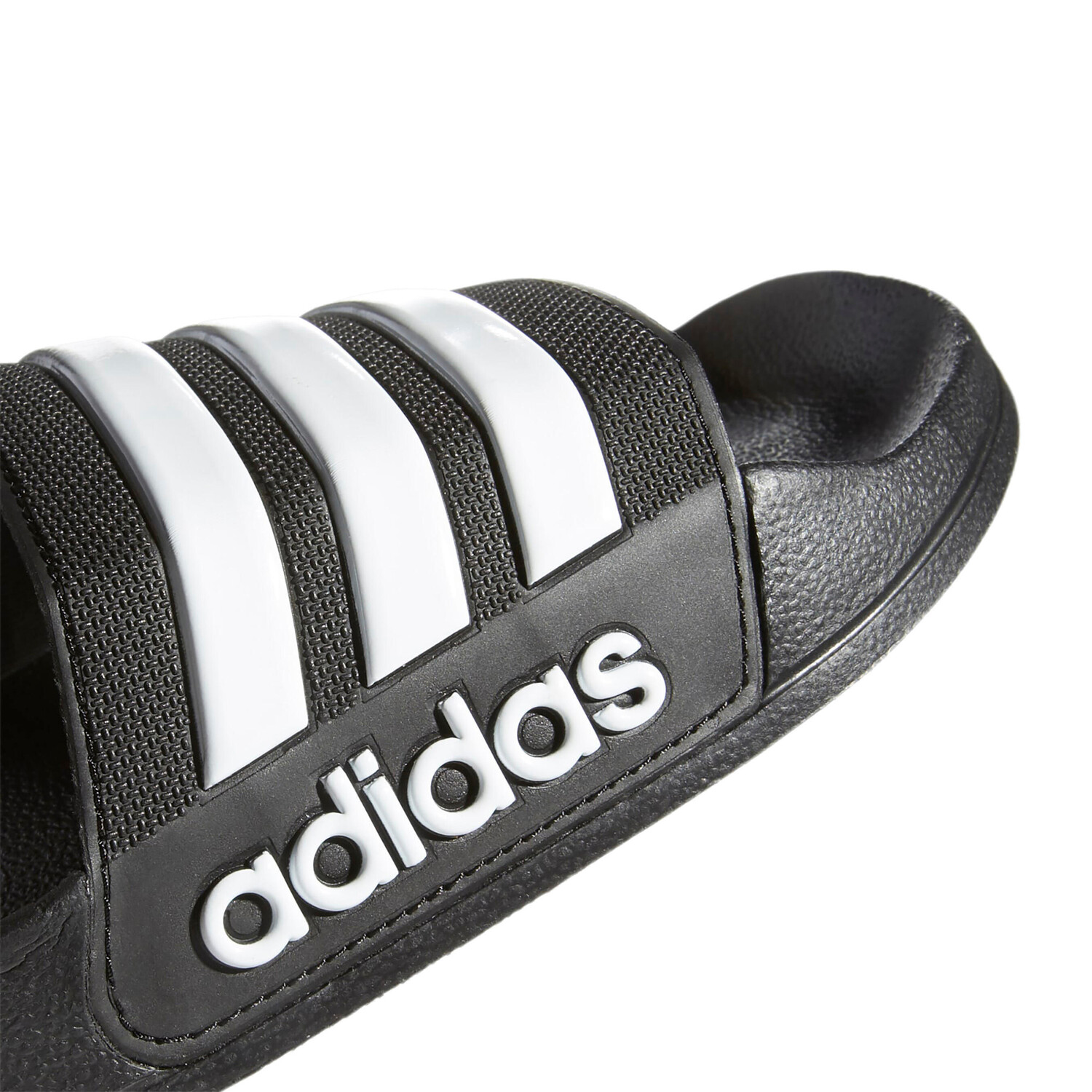 картинка Шлепанцы Adidas Adilette, черный/белый от магазина Одежда+