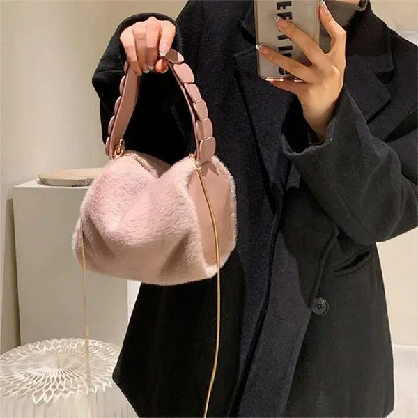 картинка Плюшевая сумка через плечо, Pink от магазина Одежда+