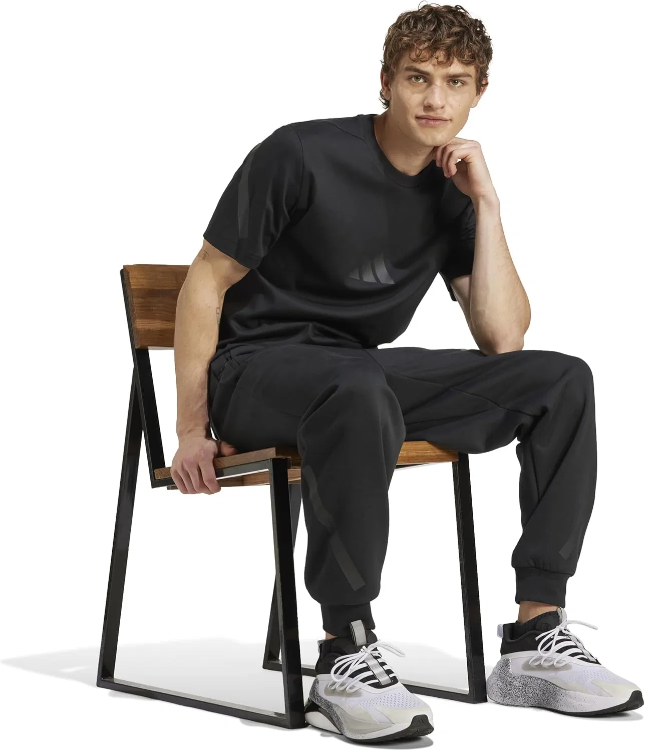 картинка Мужская футболка Adidas Zne, черный от магазина Одежда+