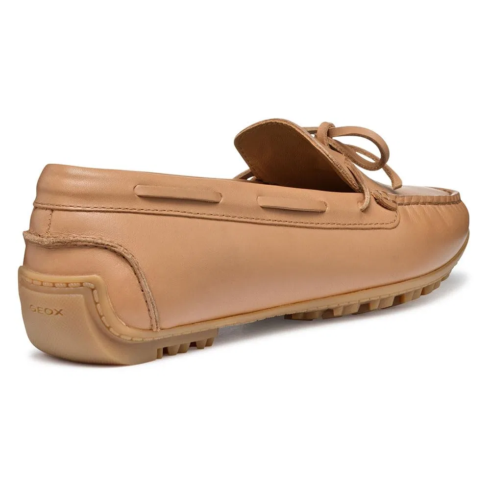 картинка Женские мокасины Penny Loafer D Kosmopolis + Grip Geox, Beige от магазина Одежда+