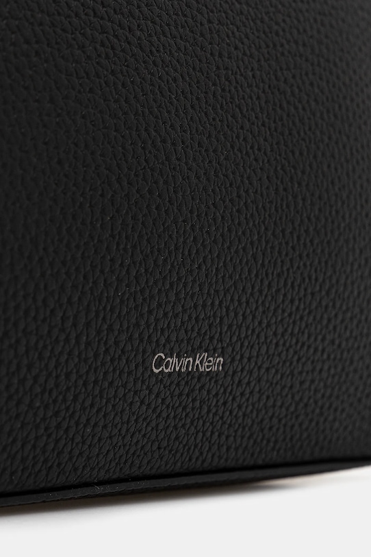 картинка Кожаная косметичка Calvin Klein, черный от магазина Одежда+