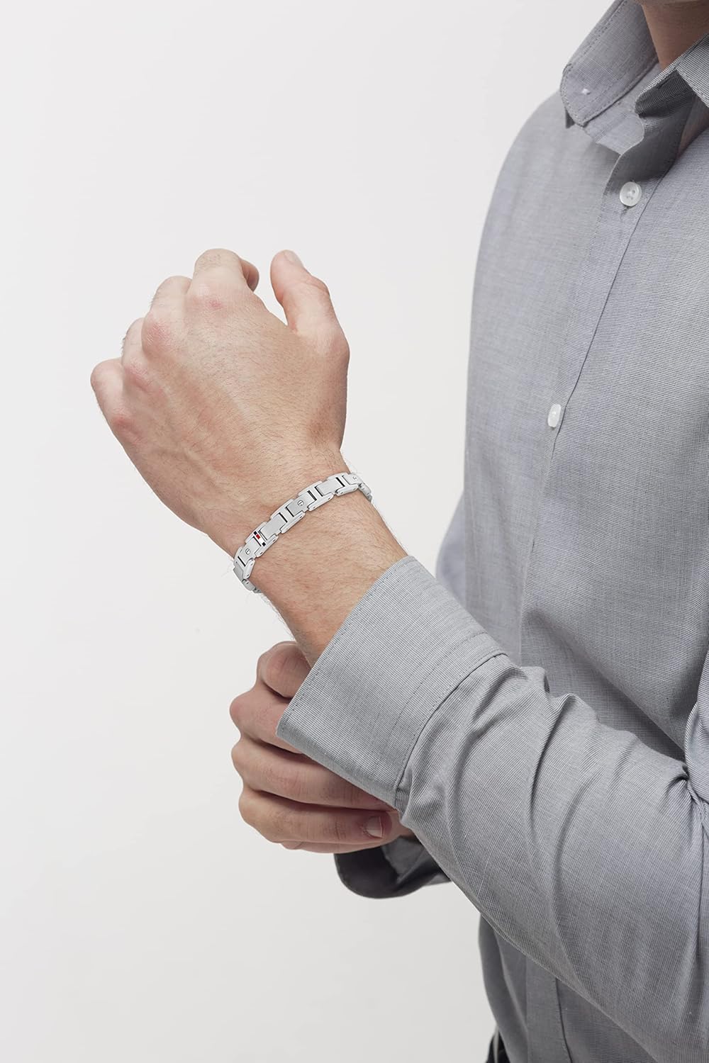 картинка Мужской браслет Tommy Hilfiger Screws из нержавеющей стали от магазина Одежда+