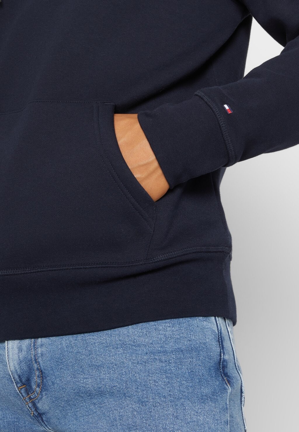 картинка Худи Tommy Hilfiger синего цвета от магазина Одежда+