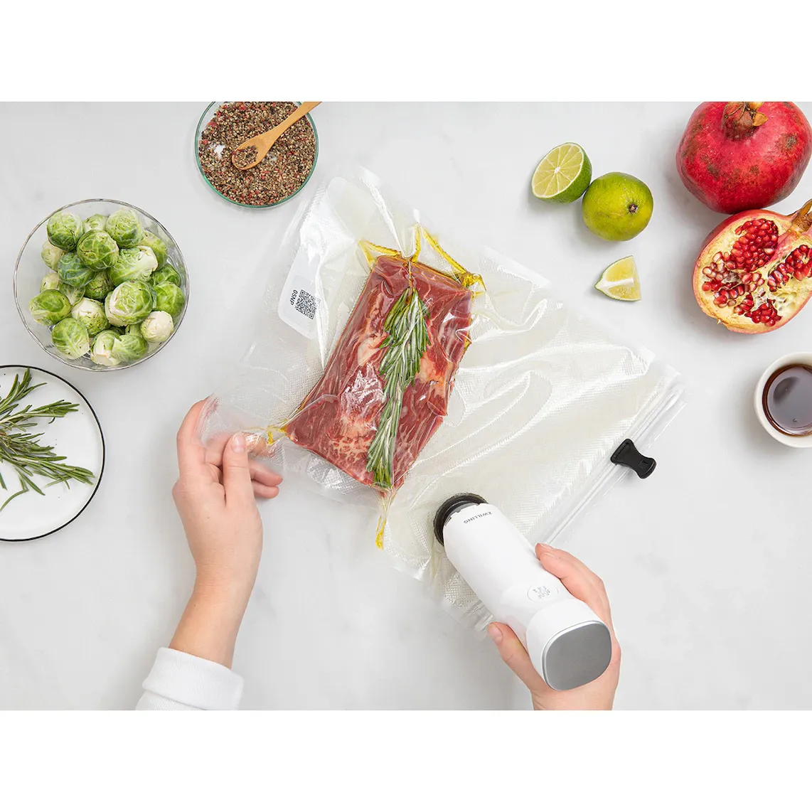 картинка Электрическая вакуумная помпа ZWILLING Fresh & Save, белый/серебристый от магазина Одежда+