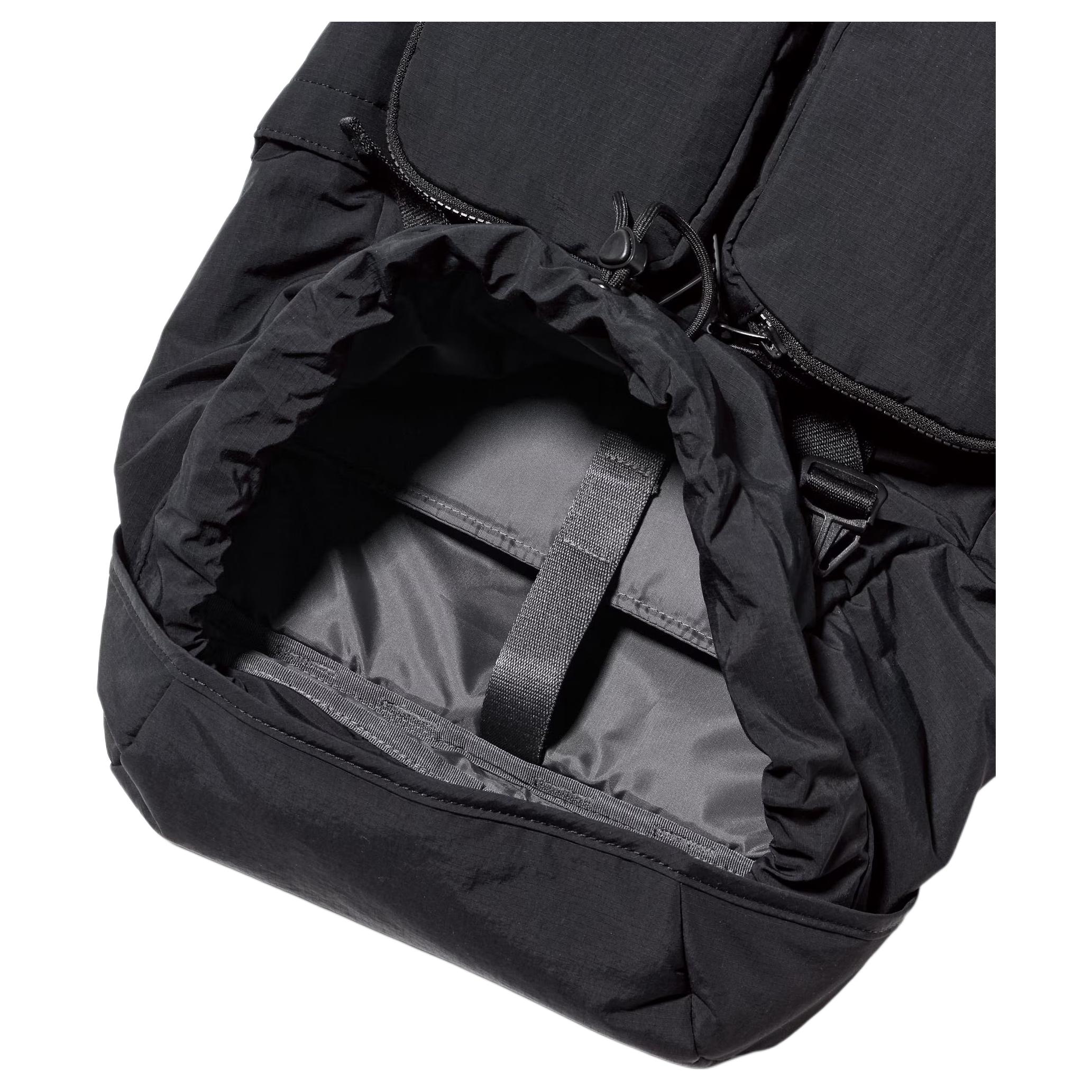 картинка Рюкзак Uniqlo Multi Pocket черный от магазина Одежда+