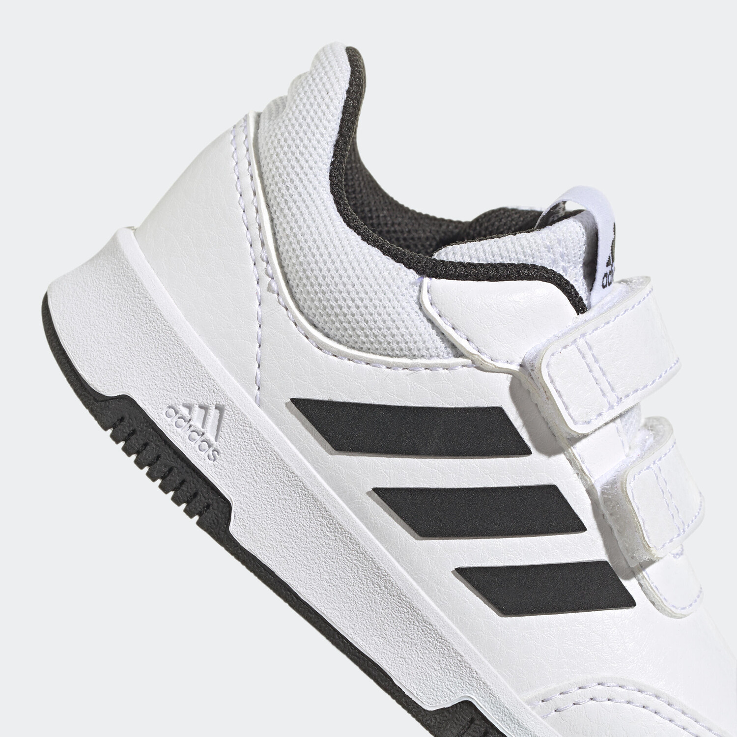картинка Кеды Adidas детские на липучках - Tensaur белый/черный от магазина Одежда+