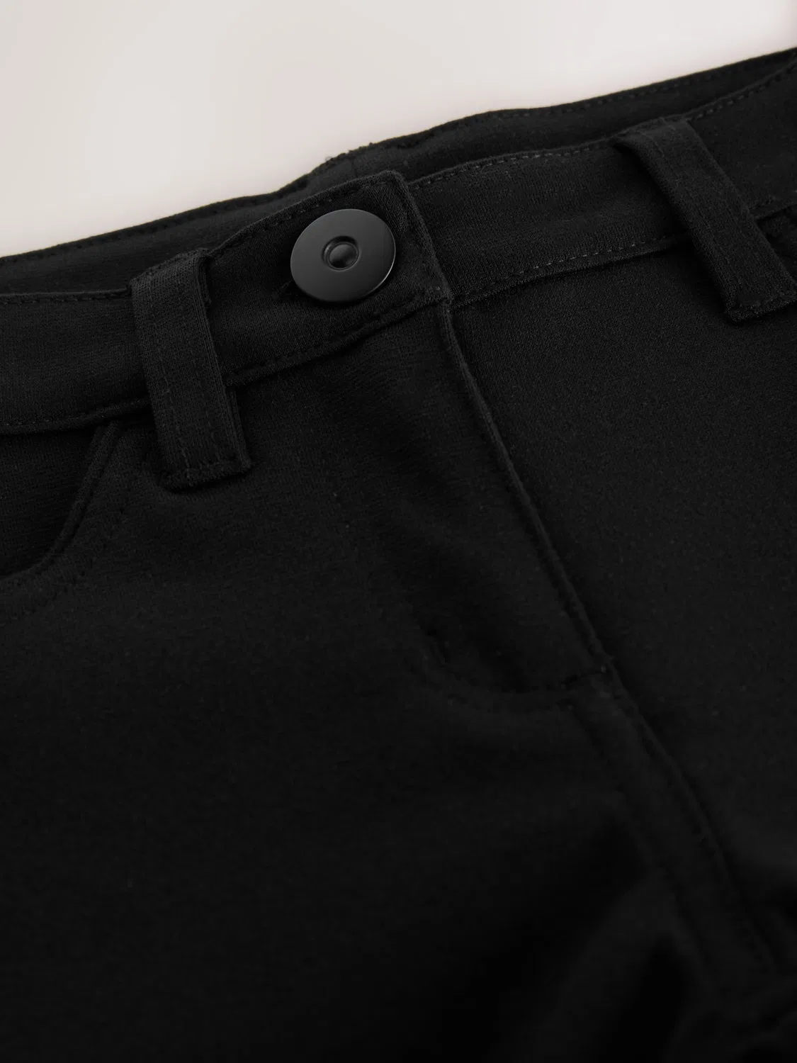 картинка Брюки школьные джерси, укороченные, Black Next от магазина Одежда+