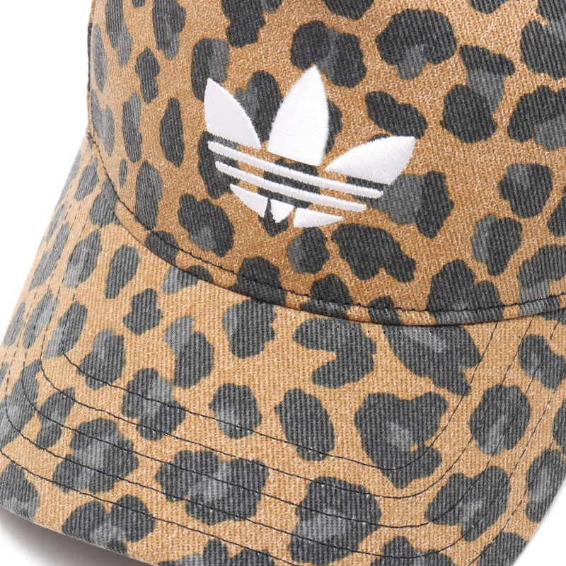 картинка Бейсболка Adidas с леопардовым принтом от магазина Одежда+