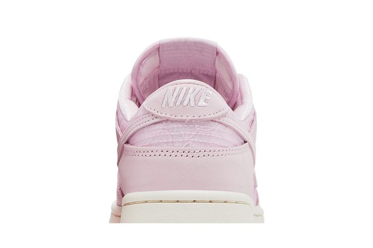картинка Кроссовки Nike Dunk Low Regal Pink от магазина Одежда+