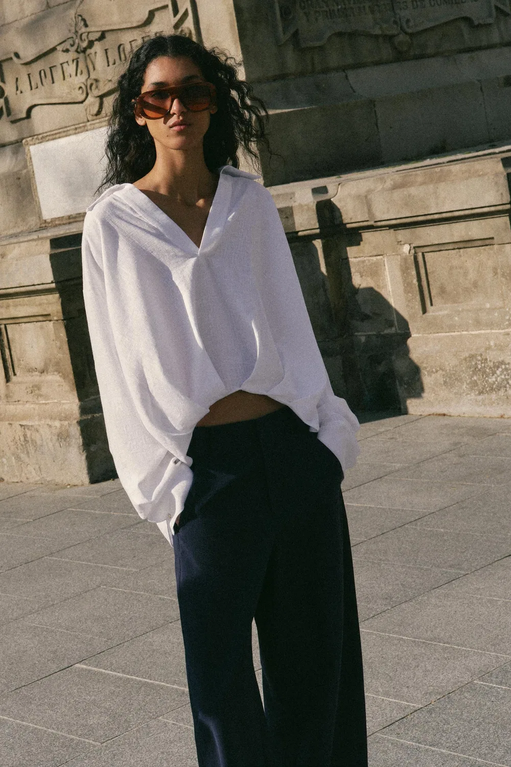 картинка Рубашка из льняной смеси с пышным низом. ZARA, White от магазина Одежда+