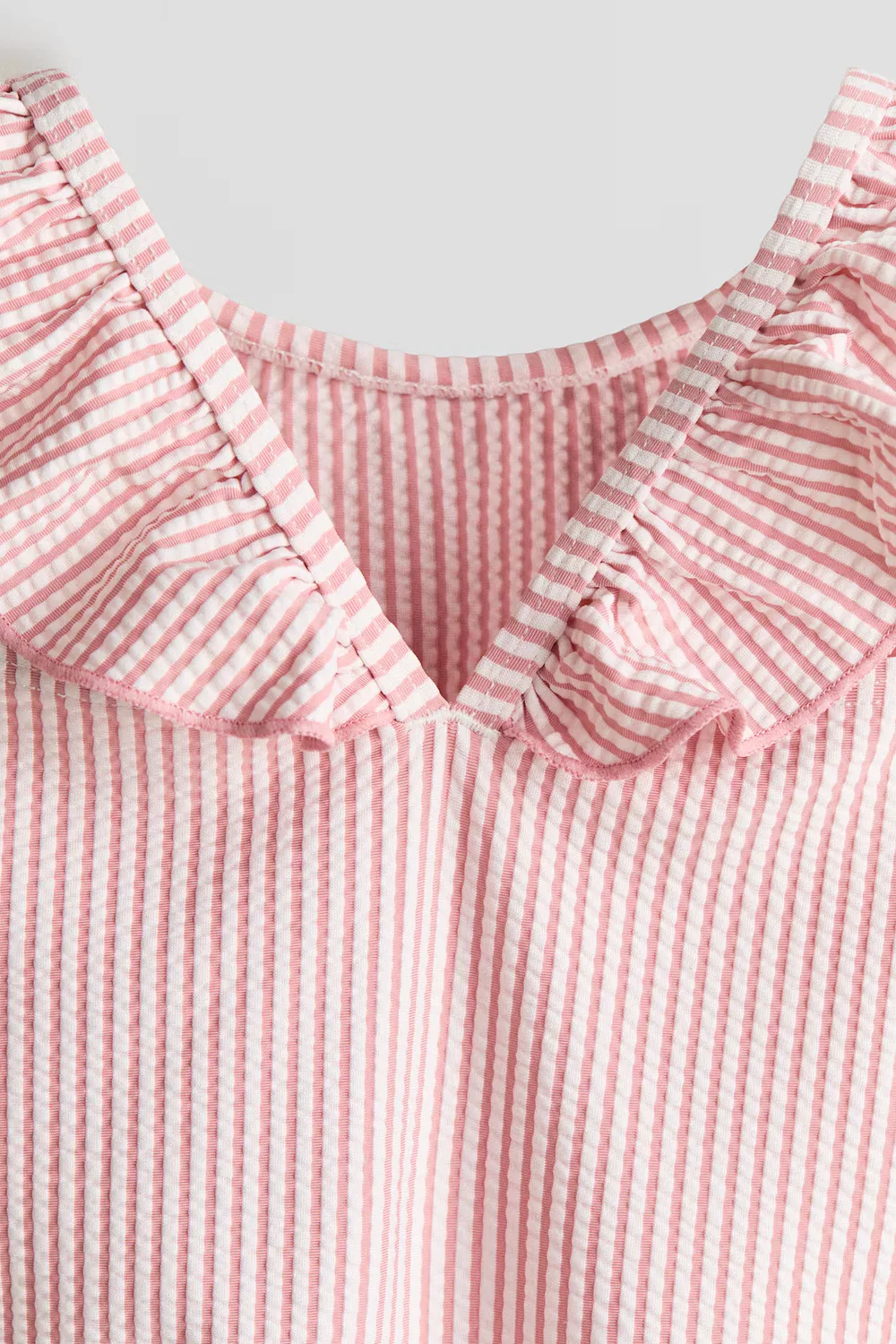 картинка Купальник с оборками H&M, Hellrosa/Gestreift от магазина Одежда+