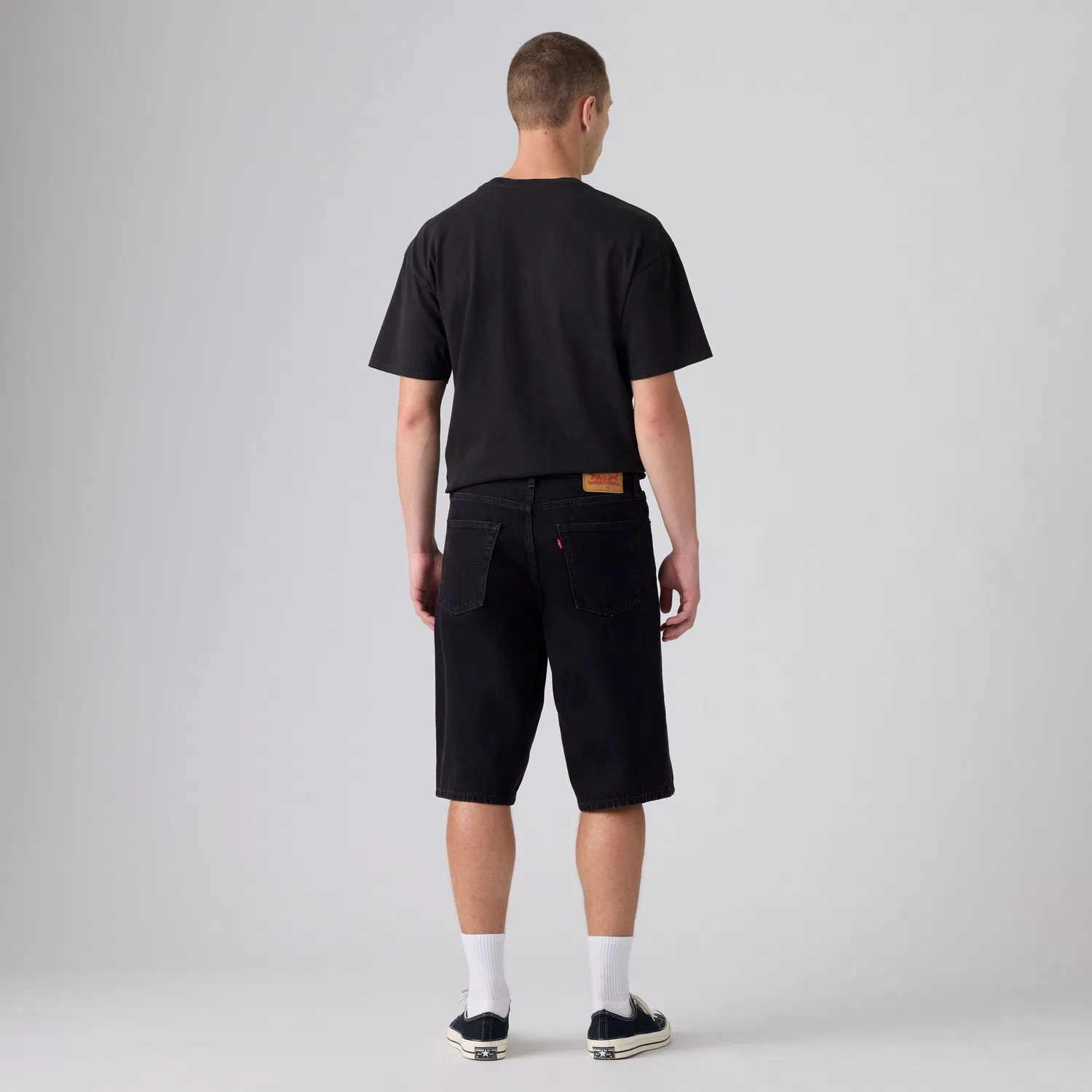 картинка Мужские шорты  Levi's 470 Baggy, черный от магазина Одежда+