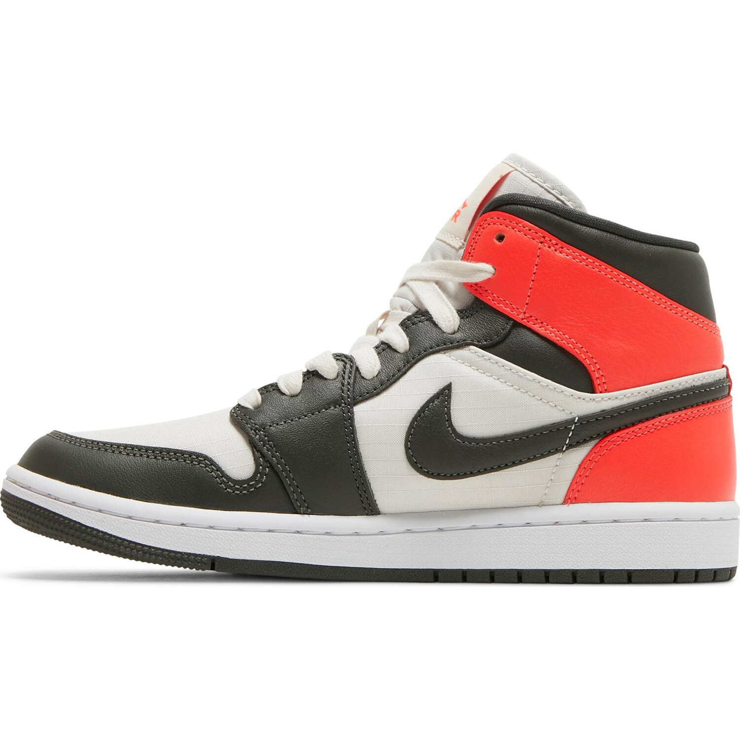 картинка Женские кроссовки Nike Air Jordan 1 Mid SE от магазина Одежда+