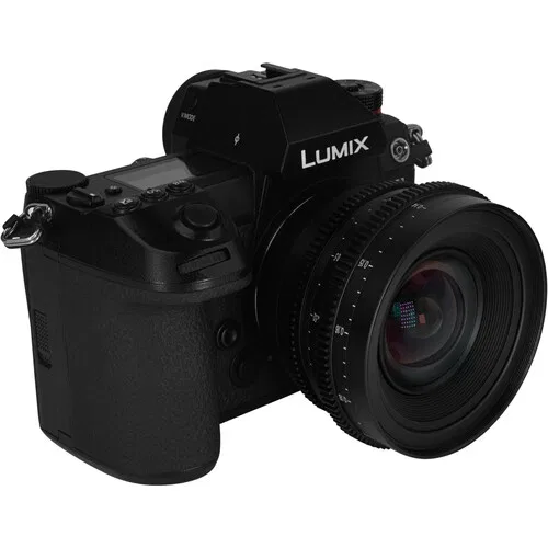 картинка Кинообъектив 7Artisans 12mm T2.9 Vision (крепление L) от магазина Одежда+