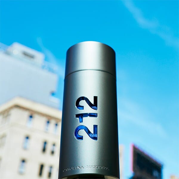 картинка Carolina Herrera 212 Men: Аромат для современного мужчины от магазина Одежда+