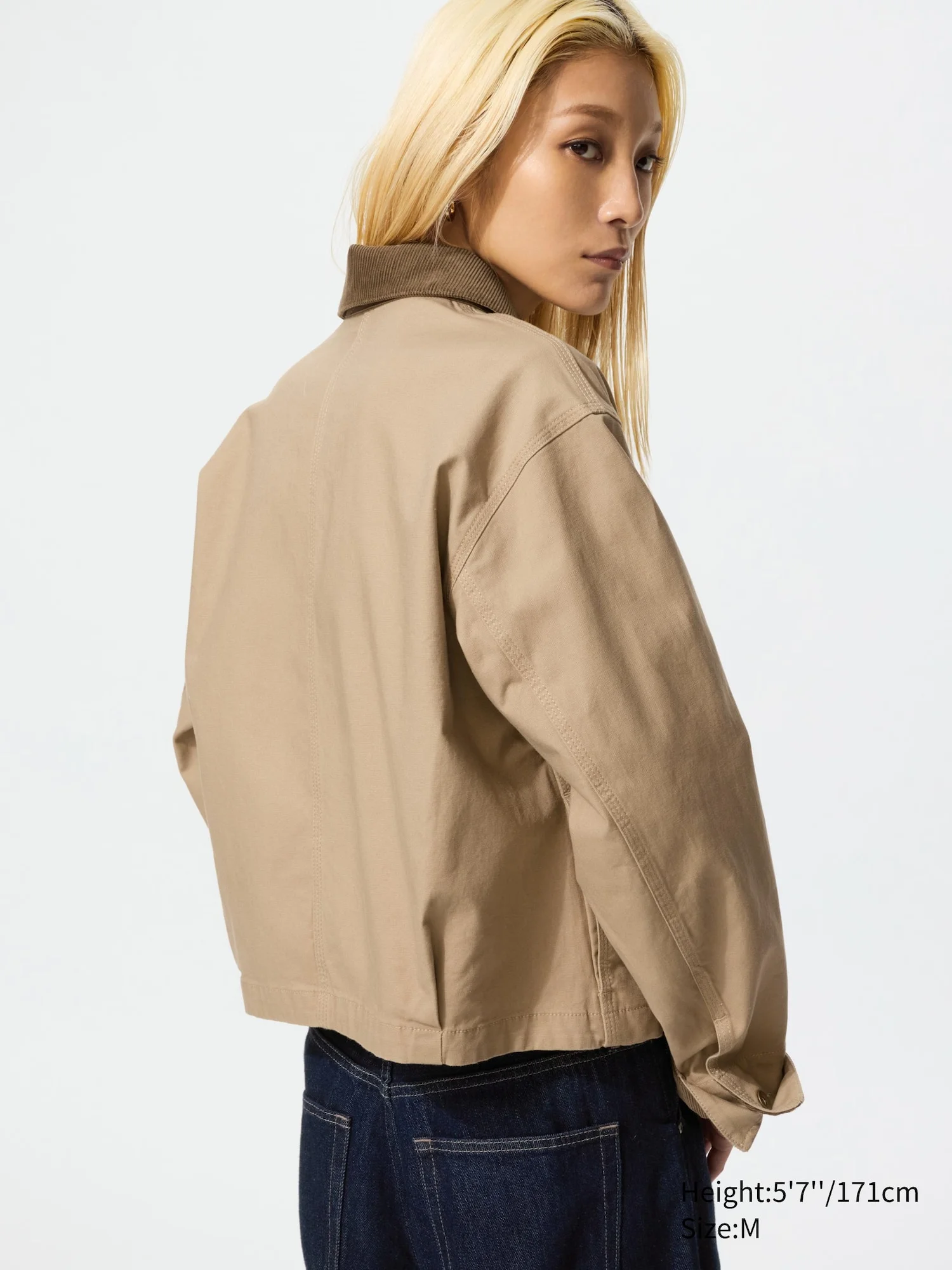картинка Женская куртка-рубашка Uniqlo, бежевая от магазина Одежда+