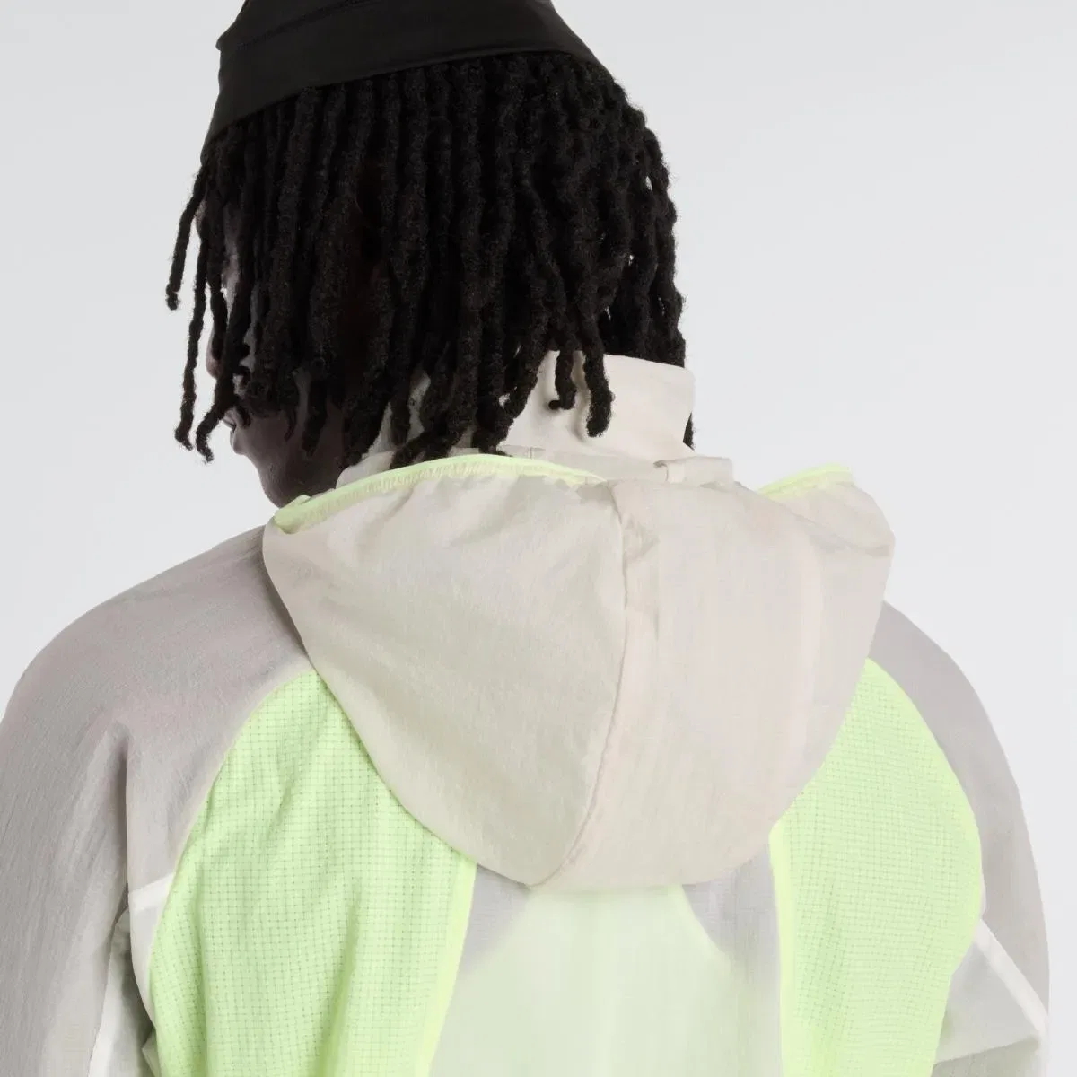 картинка Мужская куртка для бега New Balance, Transparente от магазина Одежда+