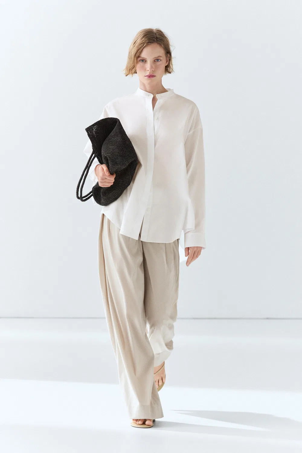 картинка Рубашка Massimo Dutti Poplin With Stand Collar, белый от магазина Одежда+