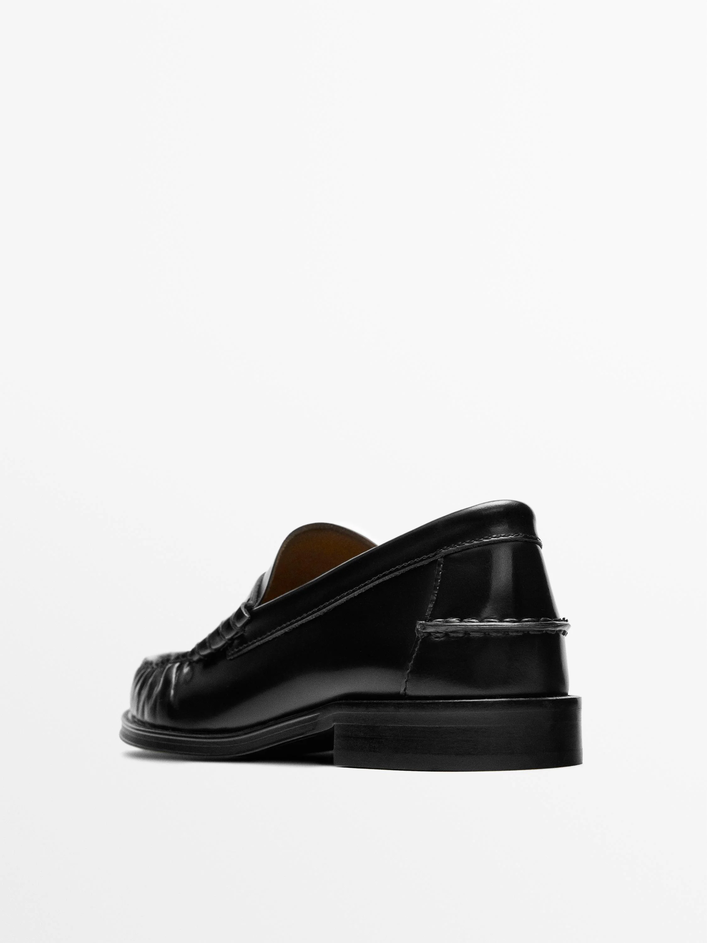 картинка Лоферы женские Massimo Dutti Soft Leather, черный от магазина Одежда+