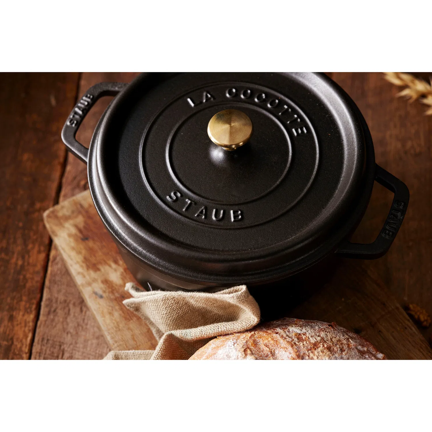 картинка Кастрюля-кокотница 24 см из чугуна STAUB, Черный от магазина Одежда+