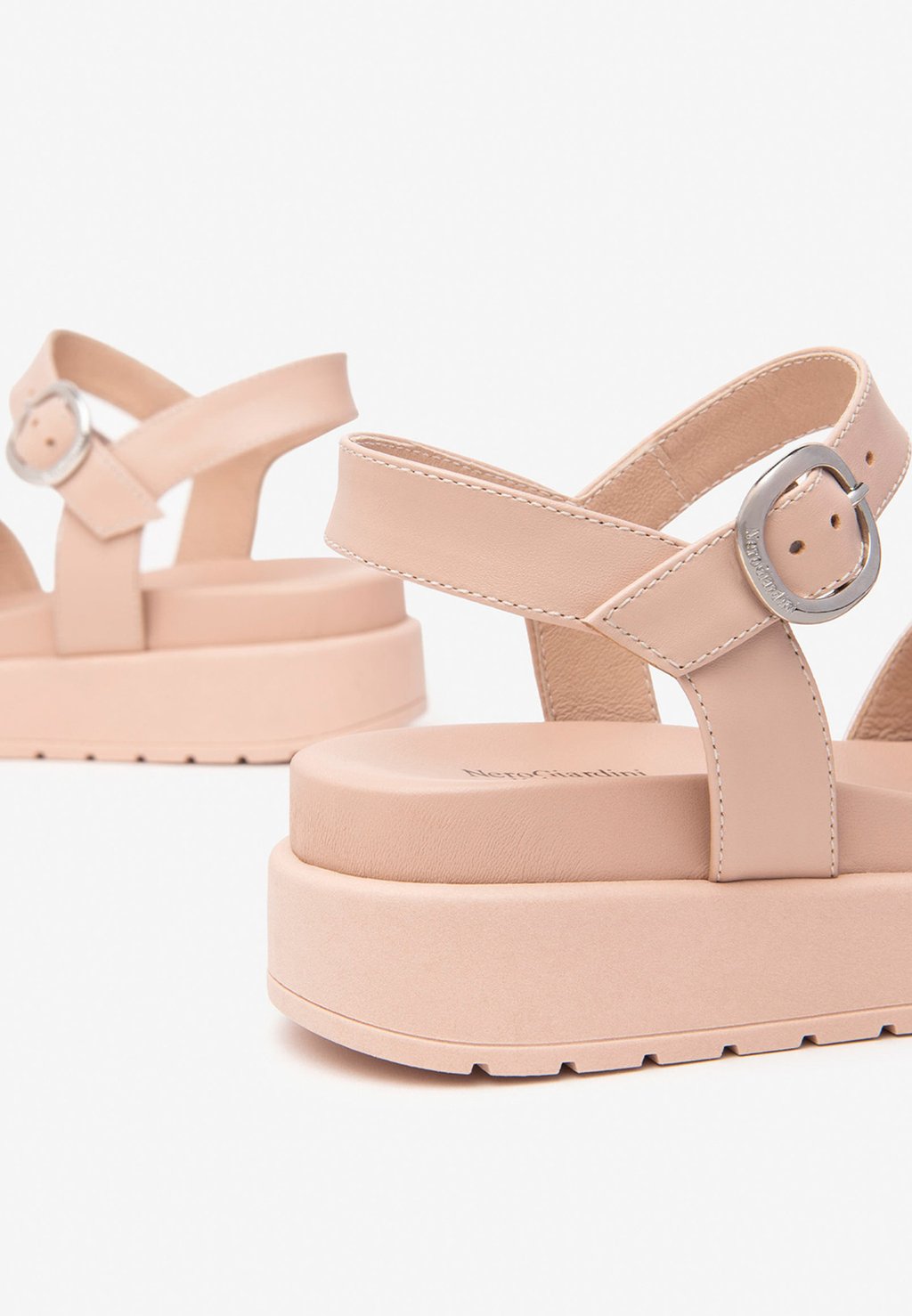 картинка Босоножки на танкетке Platform sandals NeroGiardini, бежевый от магазина Одежда+