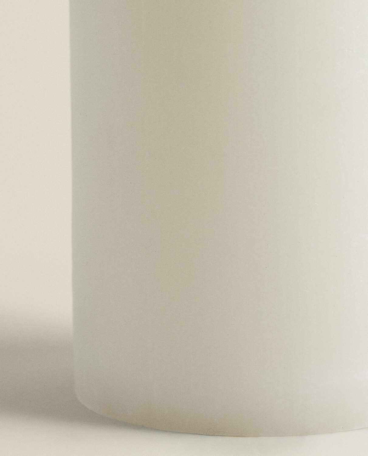 картинка Свеча Zara Home Cylindrical, белый от магазина Одежда+