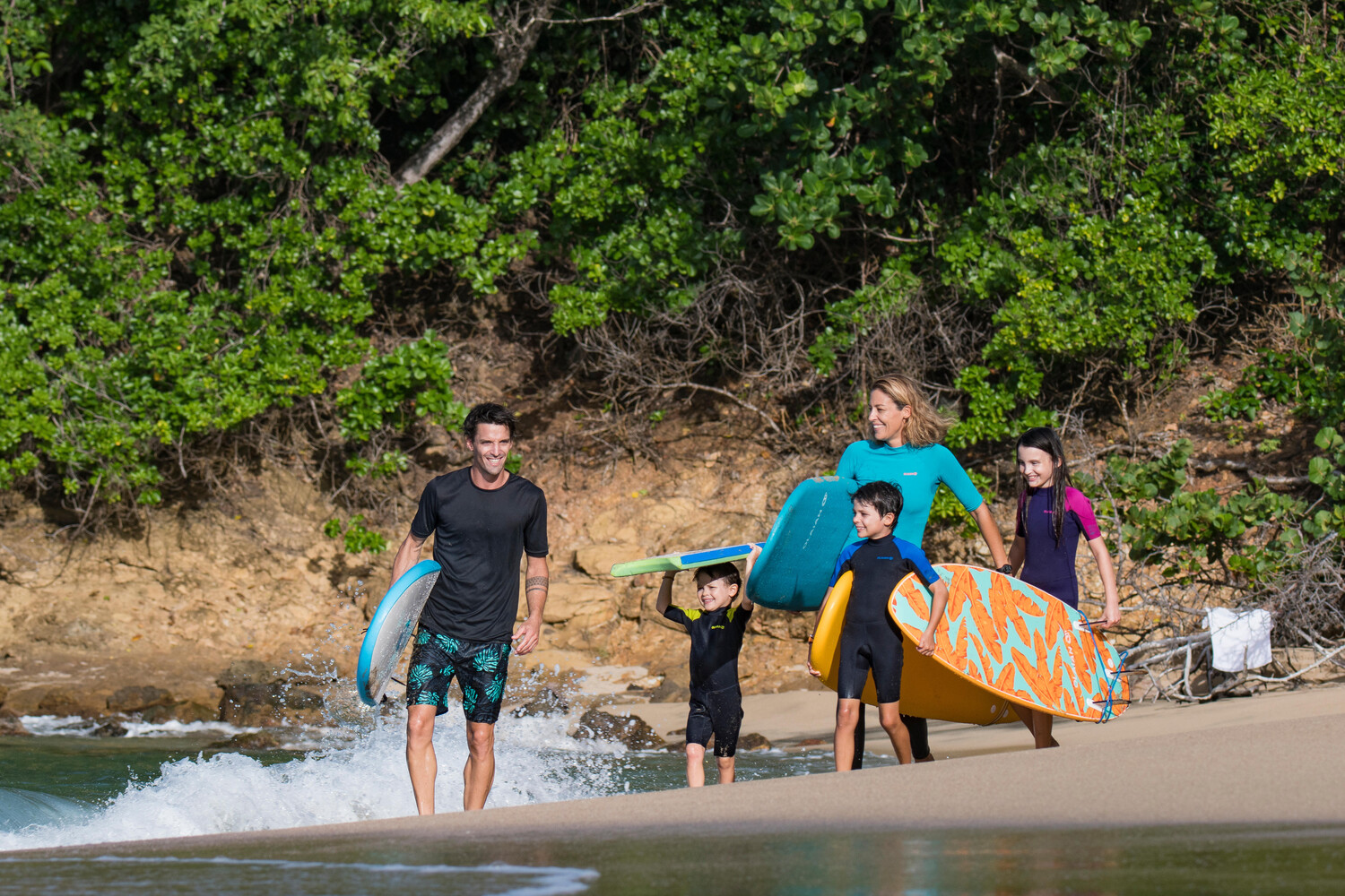 картинка ЛЕГИНСЫ UV SURF 100 ЖЕНСКИЕ ЧЕРНЫЕ Olaian от магазина Одежда+