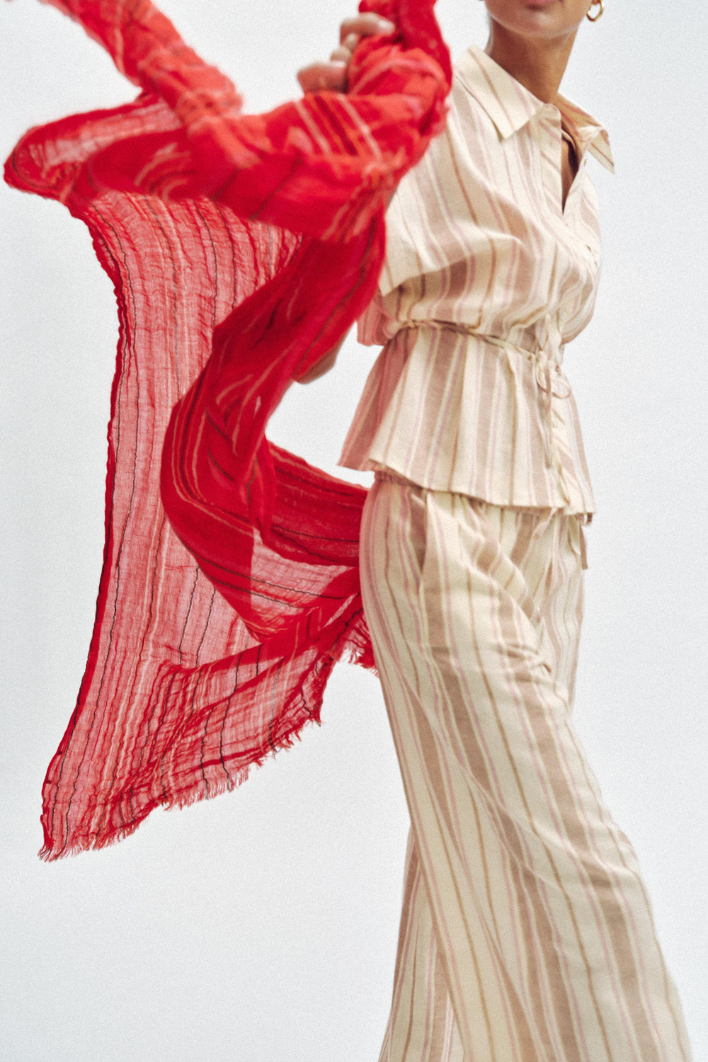 картинка Шарф Zara Linen Blend Striped, красный от магазина Одежда+