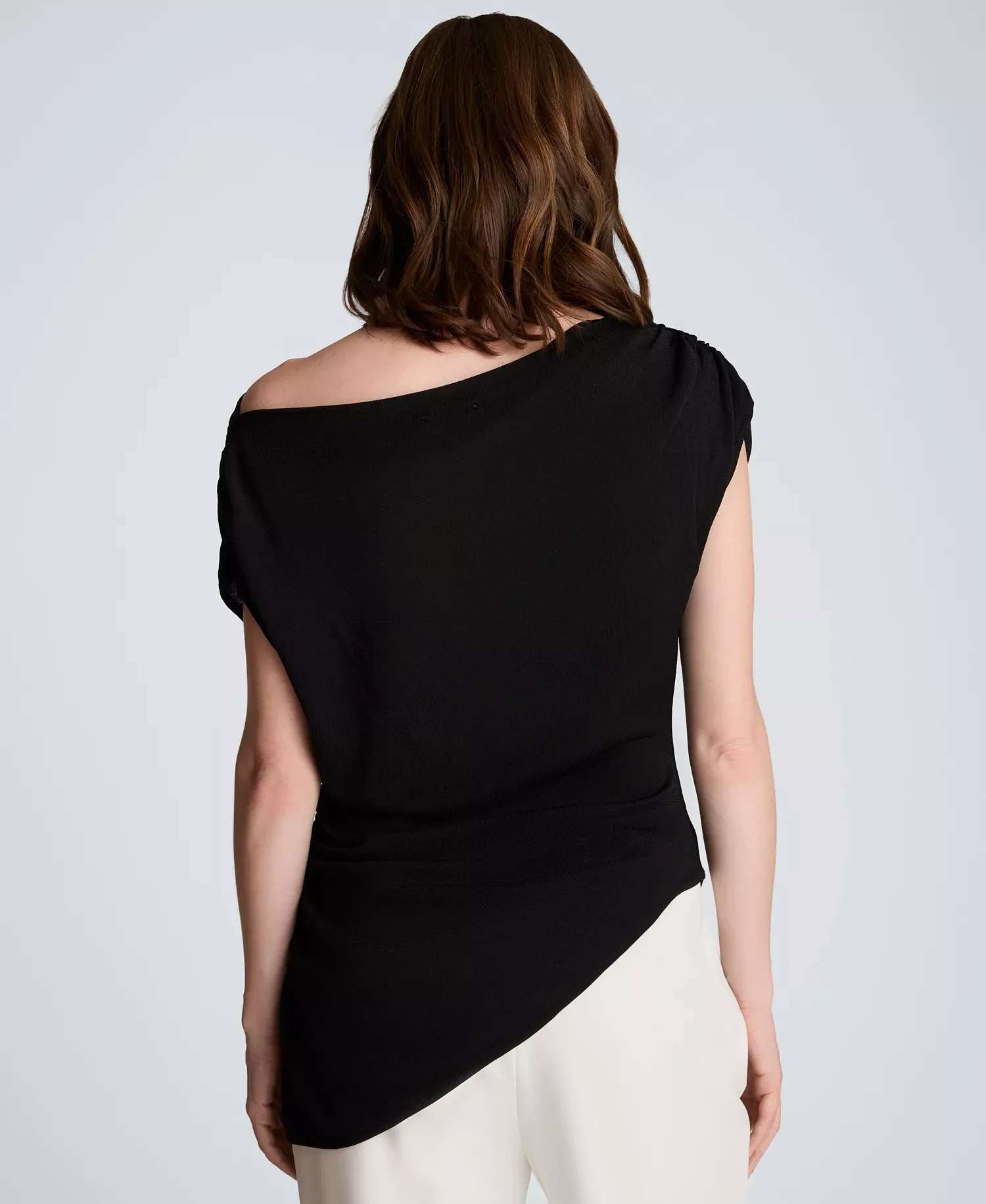картинка Топ Kenneth Cole Asymmetrical Drape Short-Sleeve, черный от магазина Одежда+