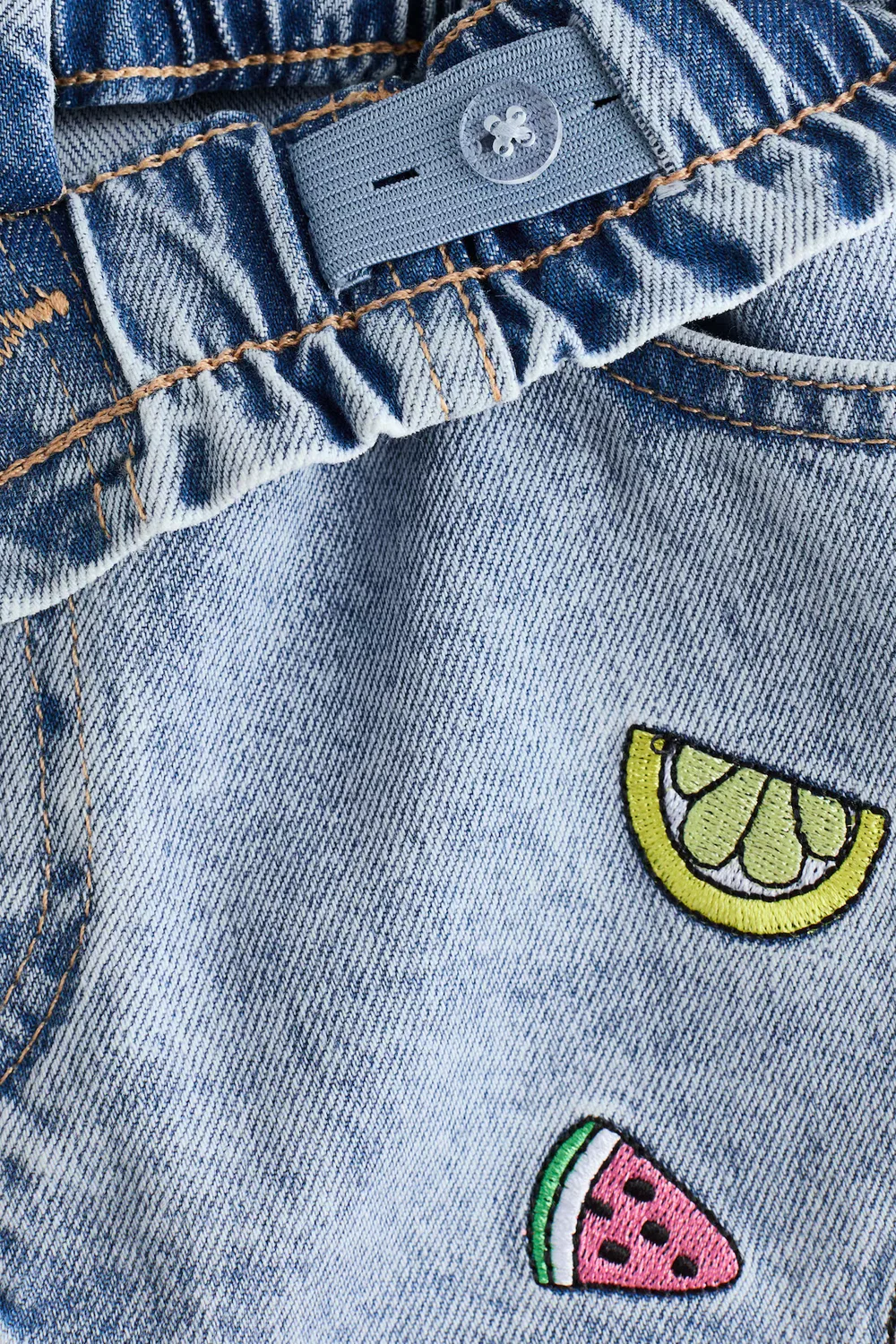 картинка Свободные джинсовые шорты H&M, Helles Denimblau/Lilo & Stitch от магазина Одежда+