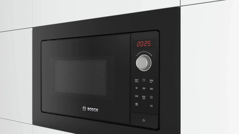 картинка Микроволновая печь Bosch BFL623MB3, 800 Вт, черный от магазина Одежда+