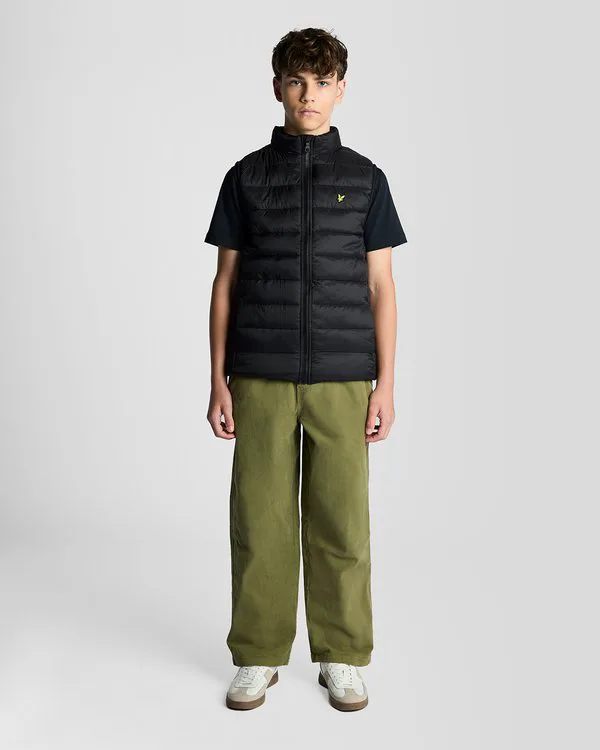 картинка Легкий стеганый жилет Lyle & Scott, Jet Black от магазина Одежда+