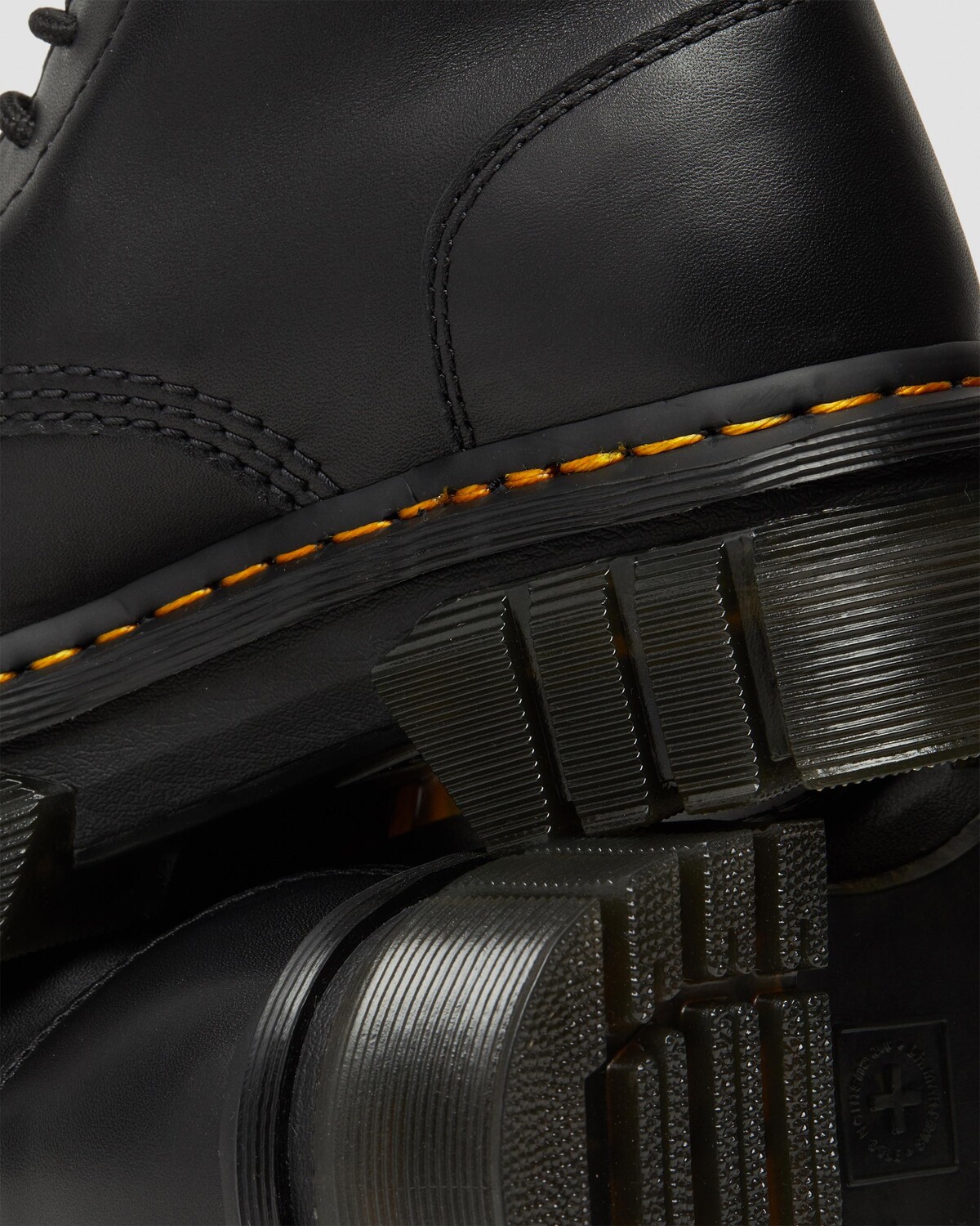картинка Ботильоны Dr. Martens Audrick на платформе из кожи наппа от магазина Одежда+