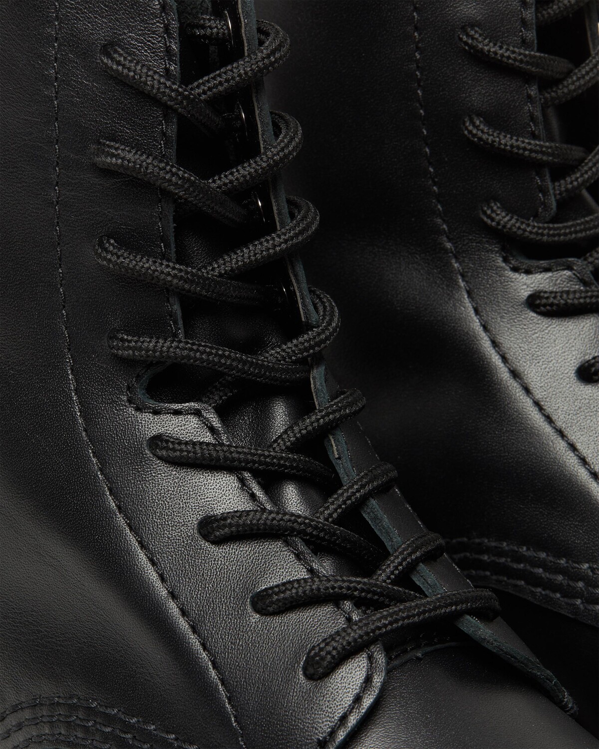 картинка Ботильоны Dr. Martens Audrick на платформе из кожи наппа от магазина Одежда+