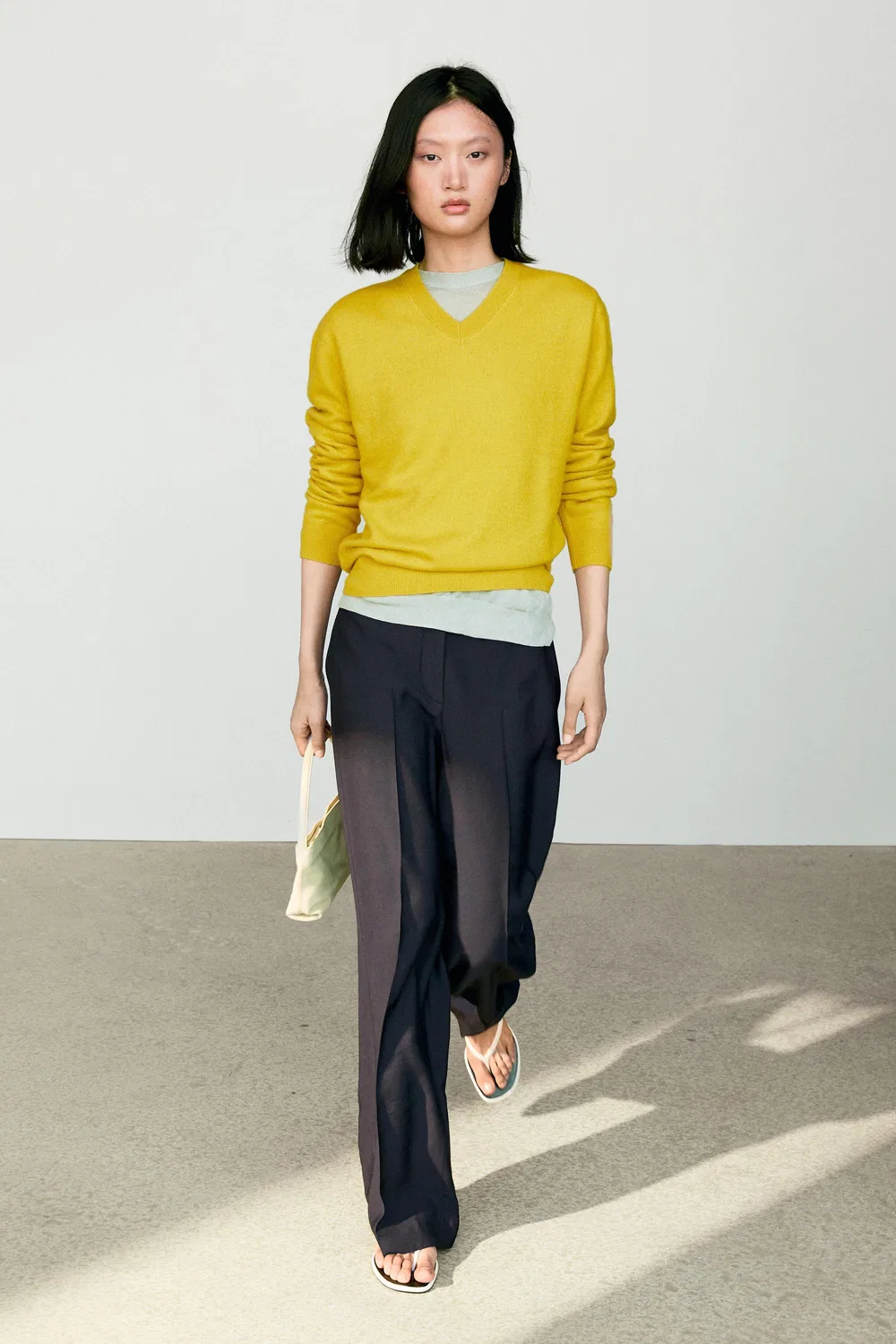 картинка Брюки Massimo Dutti Flowing Straight-Leg , темно-синий от магазина Одежда+