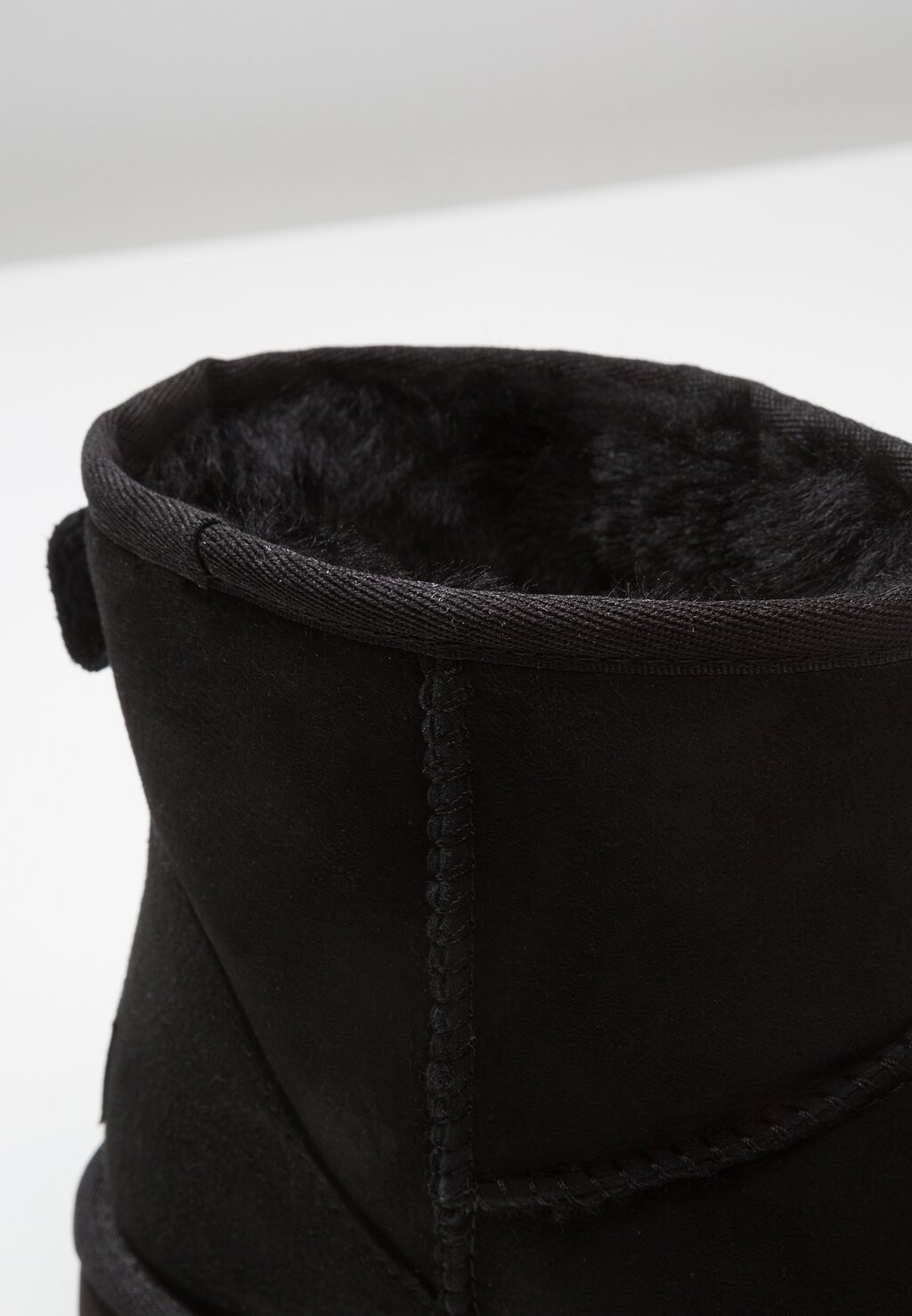 картинка Угги мужские UGG короткие, черный от магазина Одежда+