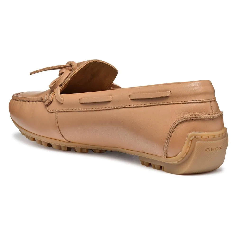 картинка Женские мокасины Penny Loafer D Kosmopolis + Grip Geox, Beige от магазина Одежда+
