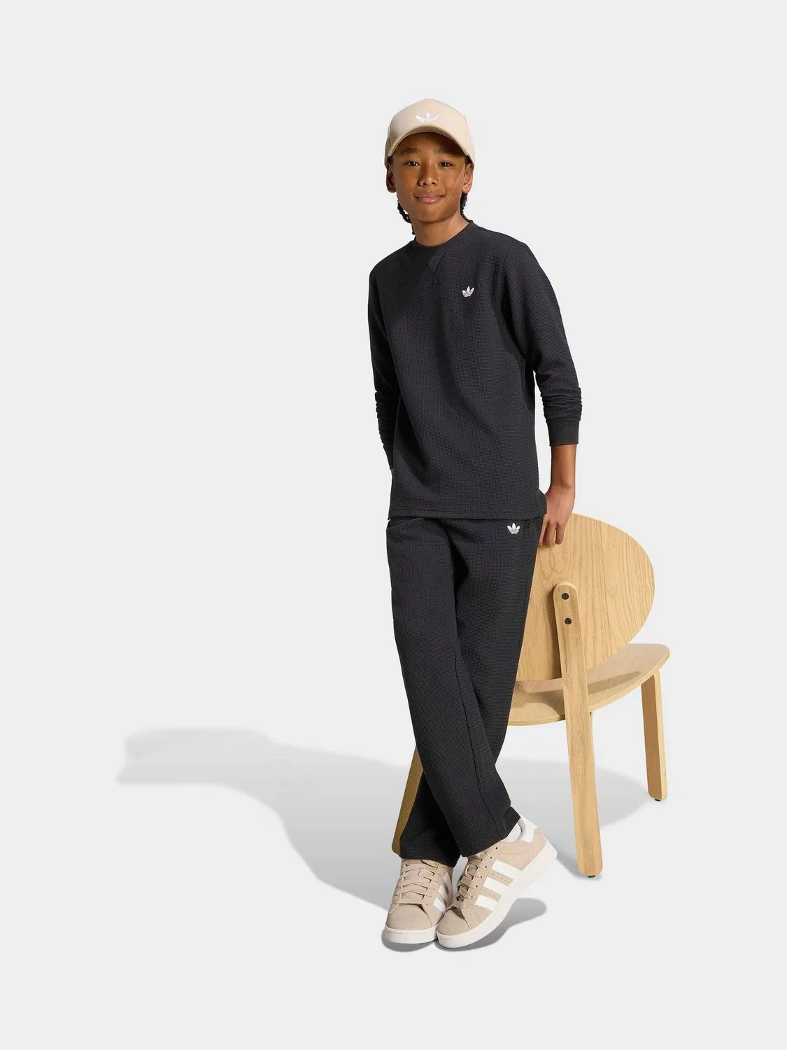 картинка Джоггеры свободного кроя, вафельные, adidas Originals, черный от магазина Одежда+