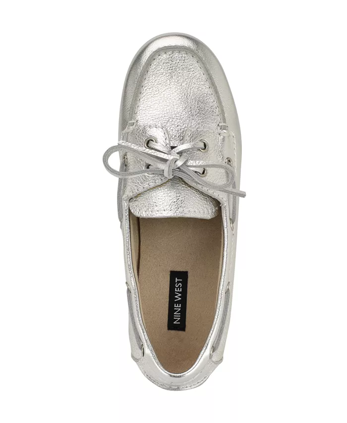 картинка Женские слипоны Nine West Yacht, серебряные от магазина Одежда+