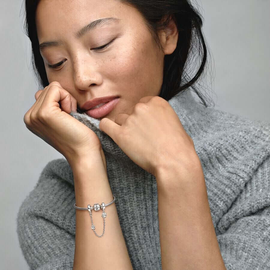 картинка Защитная цепочка Pandora Moments Daisy Flower, серебро/прозрачный от магазина Одежда+