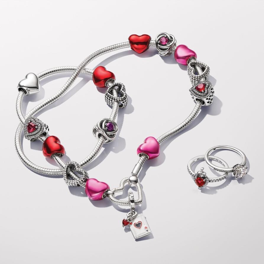 картинка Ожерелье Pandora Heart Closure Snake из серебра от магазина Одежда+