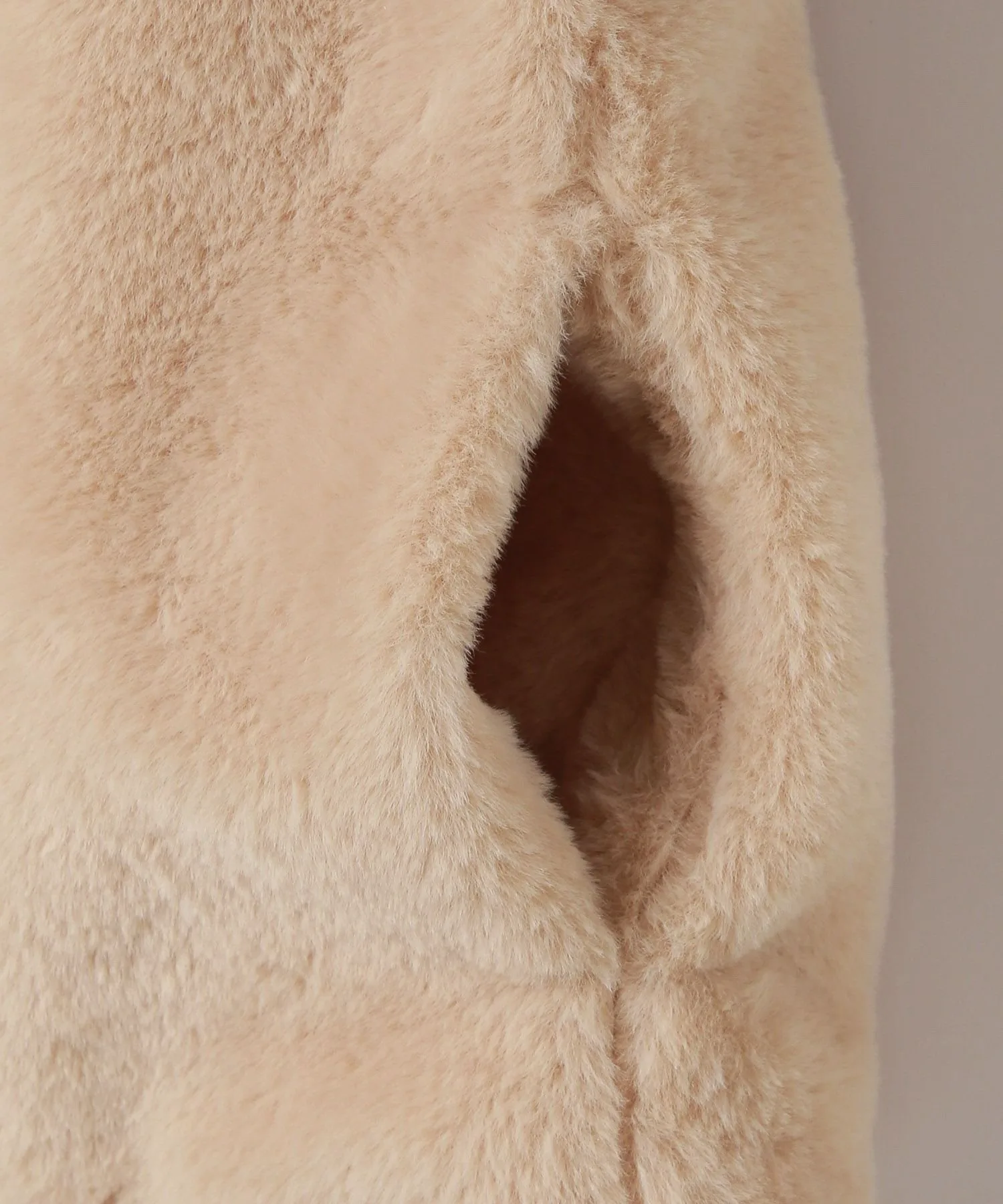 картинка Меховой жилет Детский Bayflow, Beige 55 от магазина Одежда+