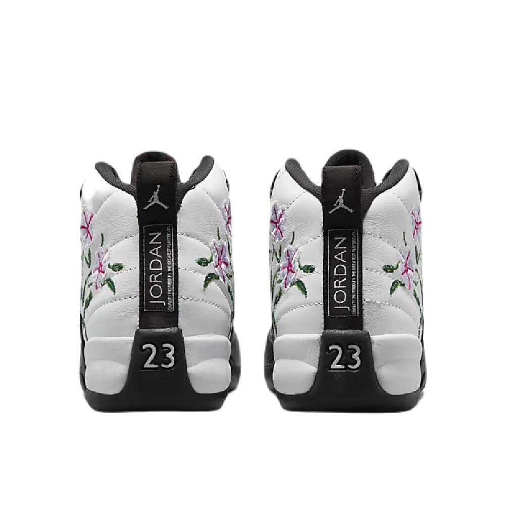 картинка Кроссовки Nike Air Jordan 12 Retro, белый/черный от магазина Одежда+