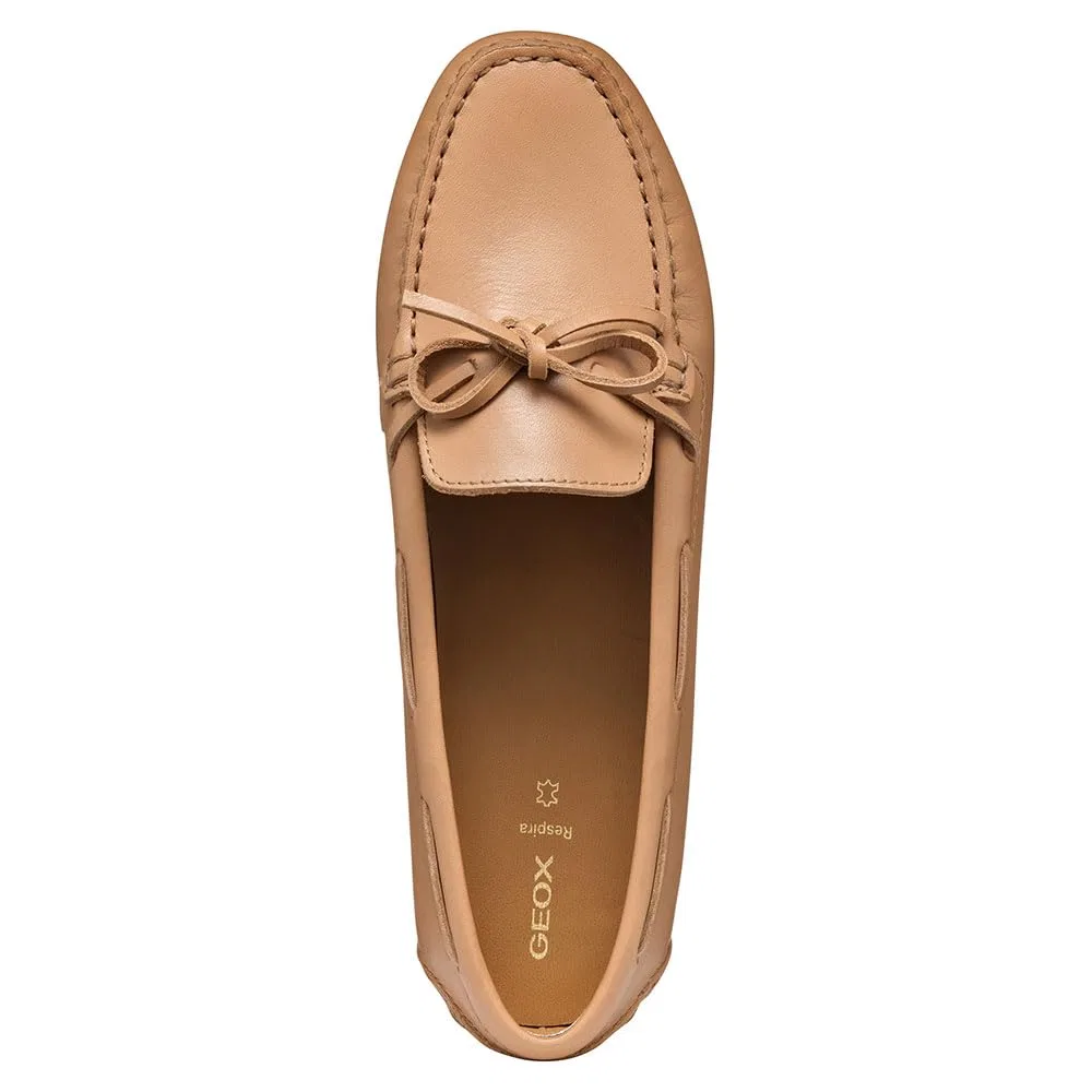 картинка Женские мокасины Penny Loafer D Kosmopolis + Grip Geox, Beige от магазина Одежда+