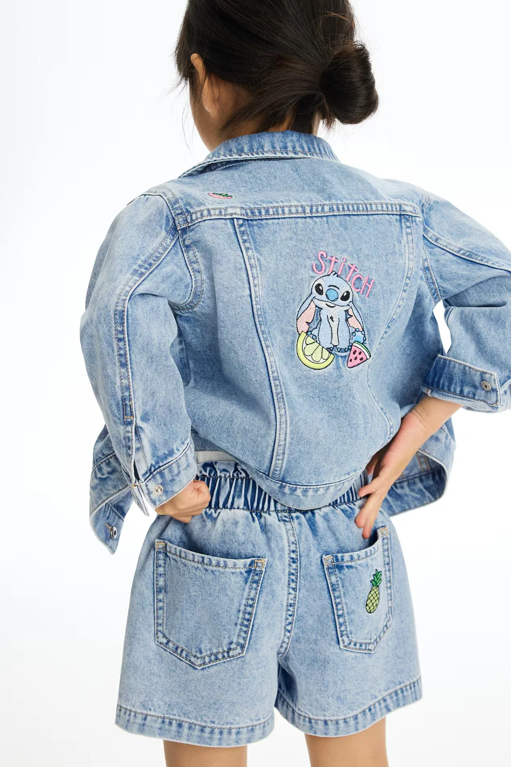 картинка Свободные джинсовые шорты H&M, Helles Denimblau/Lilo & Stitch от магазина Одежда+