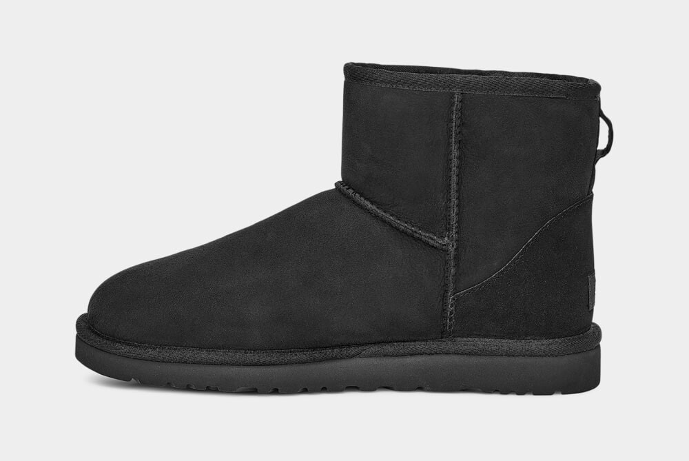картинка Мужские низкие зимние ботинки UGG из овчины, черные от магазина Одежда+